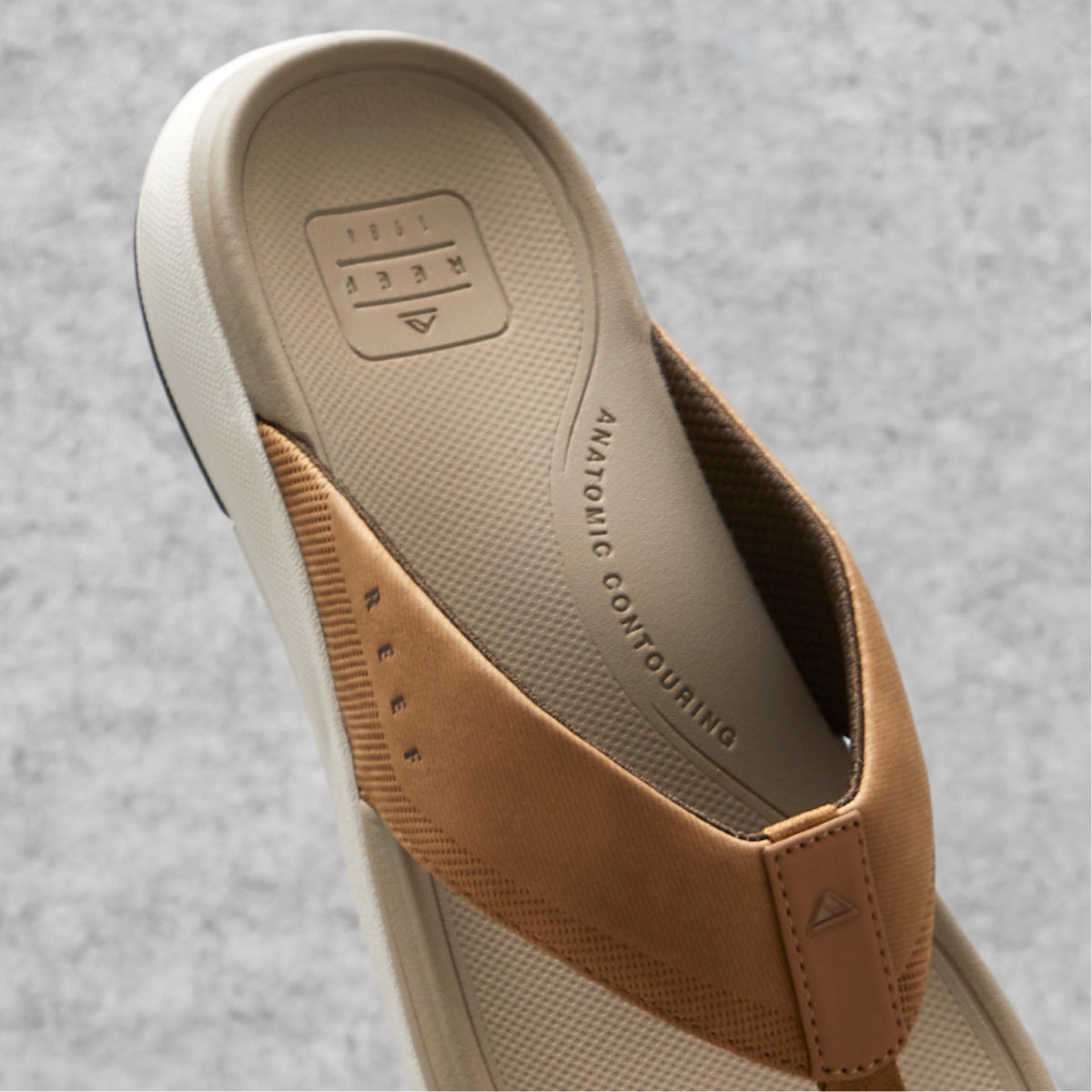 CJ4048_Cushion_Norte_Tan_abovethefold-2.jpg