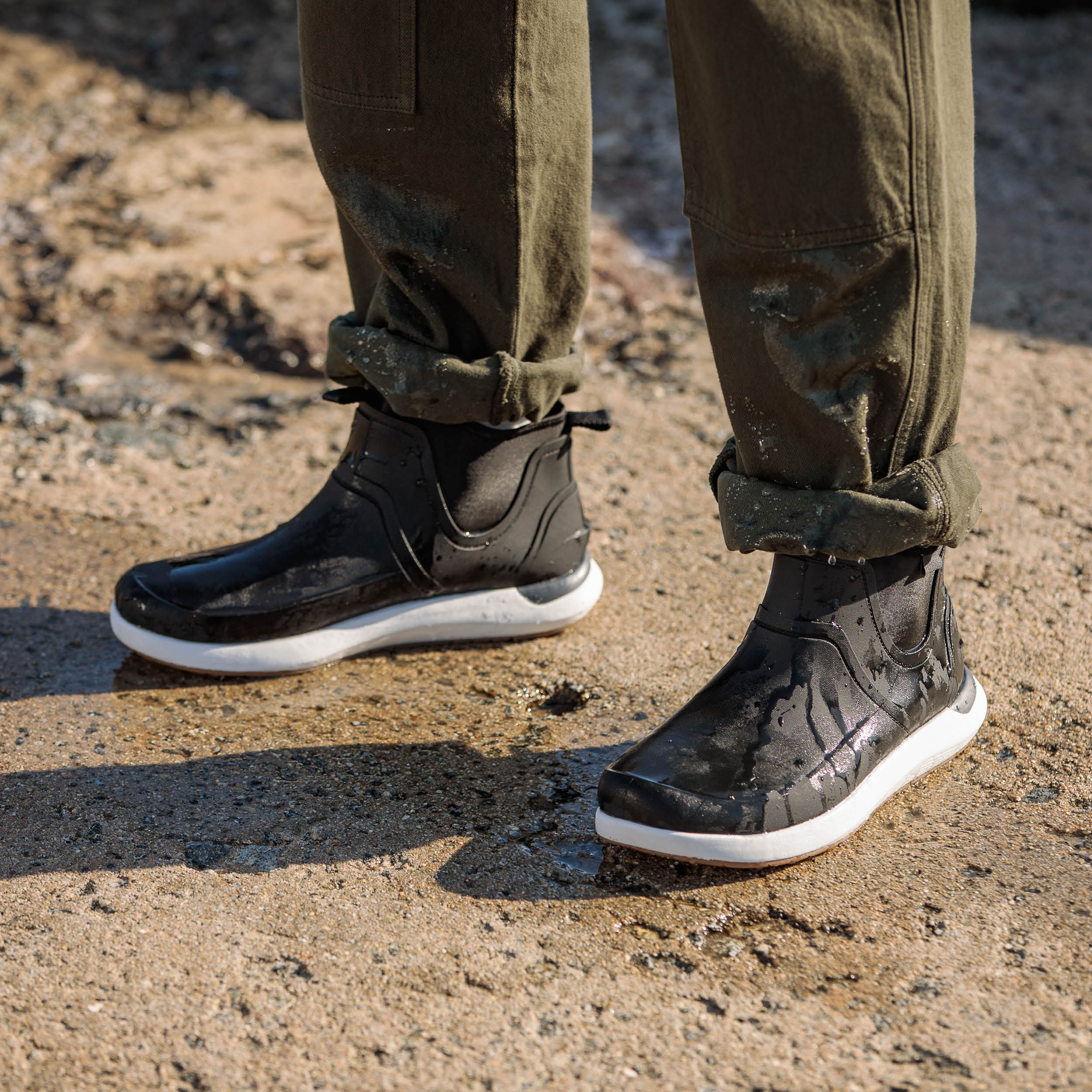 CJ5125_SWELLSOLE_SCALLYWAG_BLACK-1.jpg