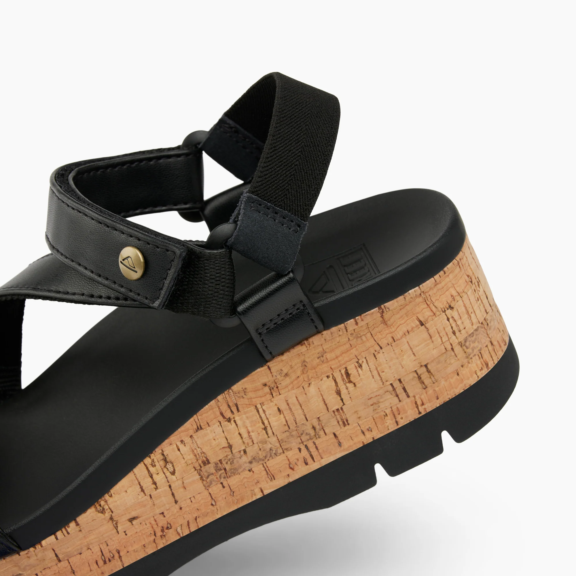 CJ6170_VISTA_HIGHER_LUNA_BLACK_CORK_DTL2_GB-2000x2000-1478e37_91ece34d-08b4-4901-ba7c-33eb5914c78e.webp