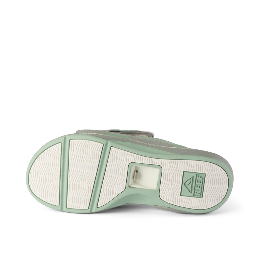 CJ6222_CRUISER_SLIDE_GREY_GREEN_O_shadow-900x900-c4cc11b.png