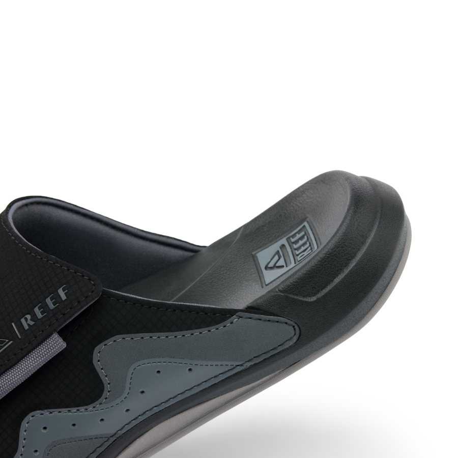 CJ6615_CRUISER_SLIDE_BLACK_GREY_DTL2_shadow-900x900-c4cc11b.png
