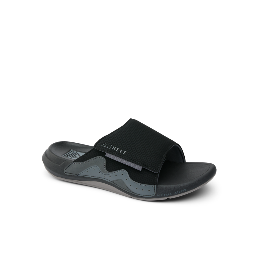 CJ6615_CRUISER_SLIDE_BLACK_GREY_MAIN_shadow-900x900-c4cc11b.png