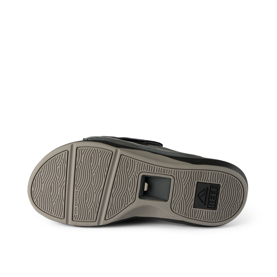 CJ6615_CRUISER_SLIDE_BLACK_GREY_O_shadow-900x900-c4cc11b.png