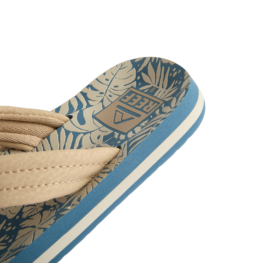 CJ6626_KIDS_AHI_BLUE_TAN_PALM_DTL2_SHADOW-900x900-c4cc11b.png