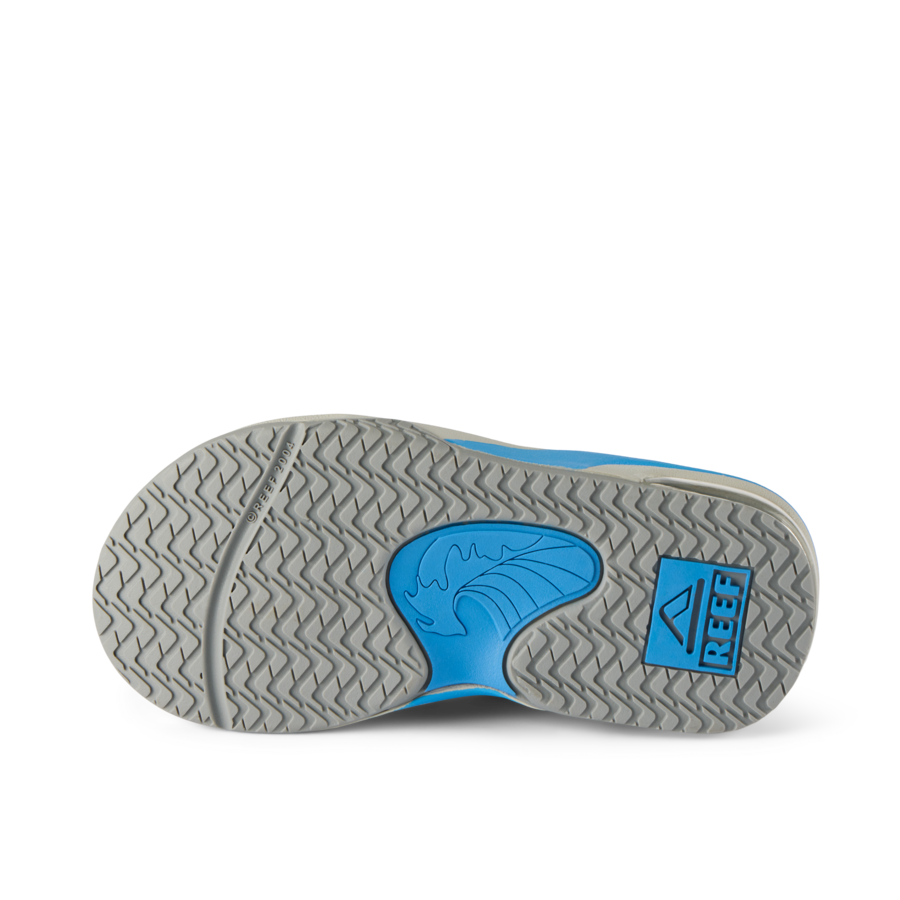CJ6638_LITTLE_FANNING_LIGHT_GREY_LIGHT_BLUE_O_shadow-900x900-c4cc11b-1.png