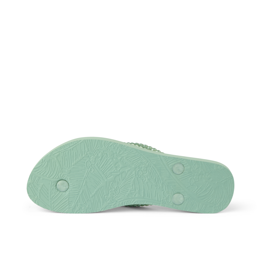 CJ6743_SEASIDE_TWIST_FROSTY_O_shadow-900x900-c4cc11b.png