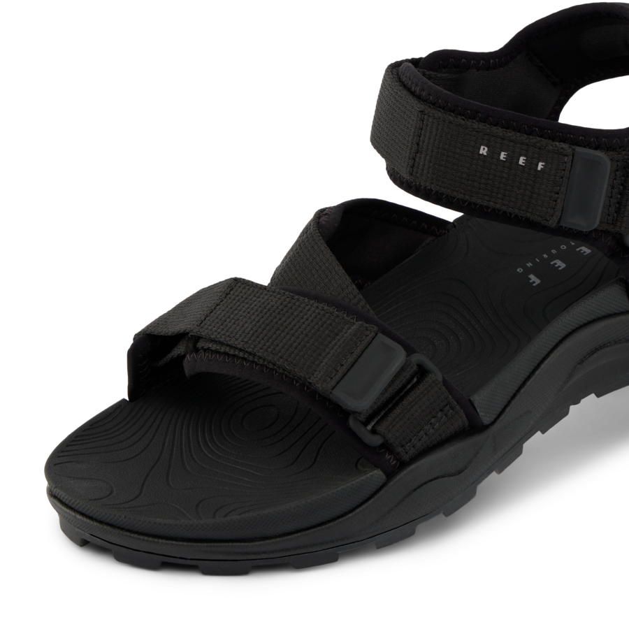 CJ6766_CROSS_SHORE_BLACK_DTL1_shadow-900x900-c4cc11b.png