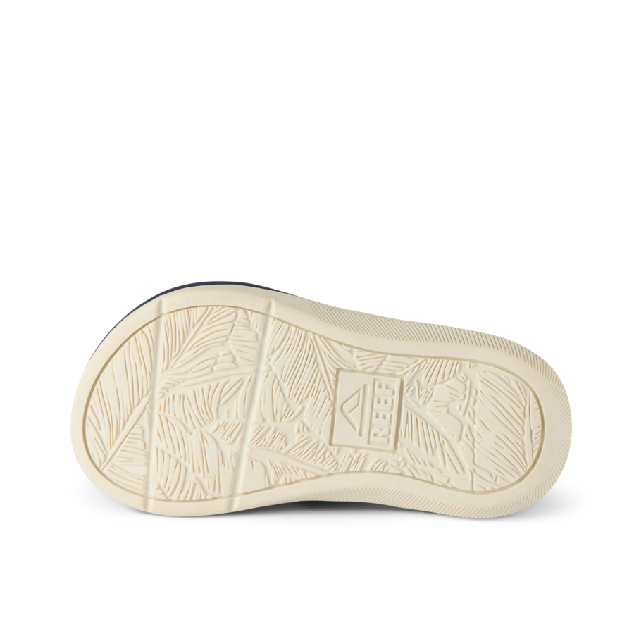 CJ6783_LITTLE_SANTA_ANA_NAVY_KHAKI_O_shadow-900x900-c4cc11b.png