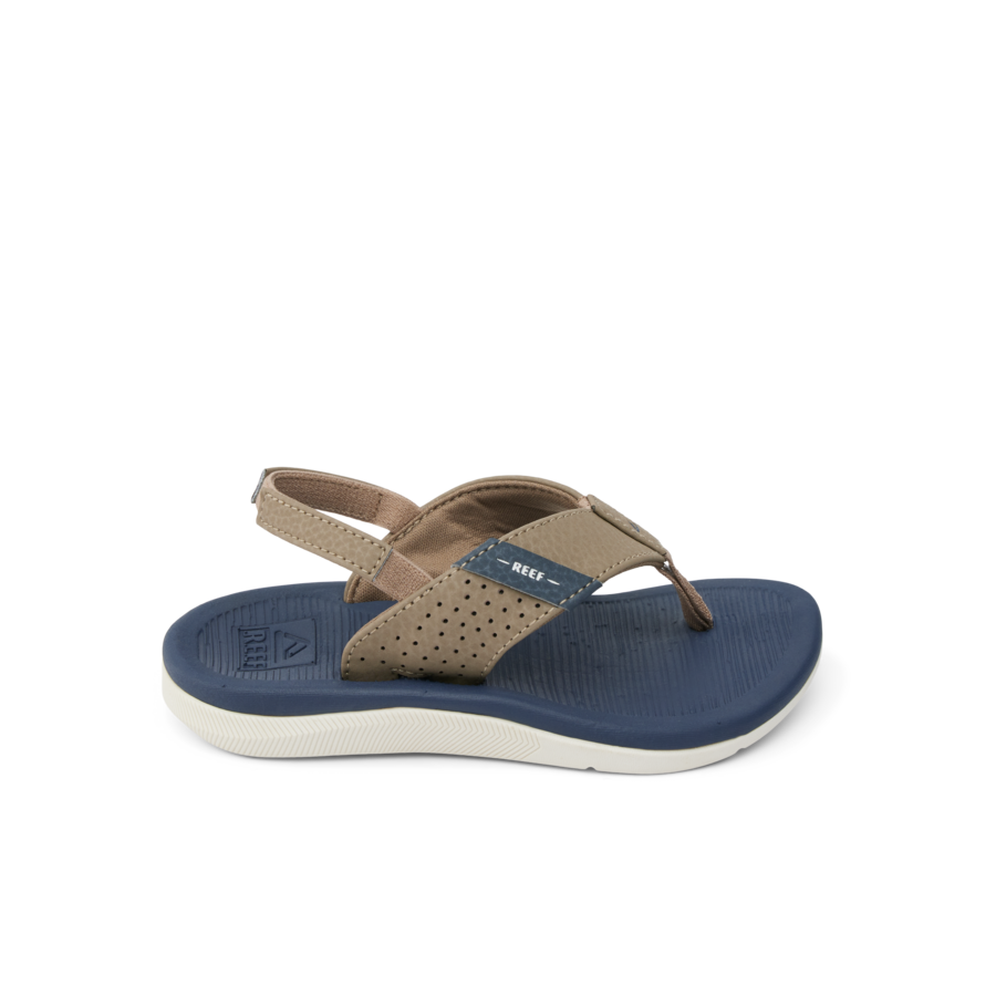 CJ6783_LITTLE_SANTA_ANA_NAVY_KHAKI_RS_shadow-900x900-c4cc11b.png