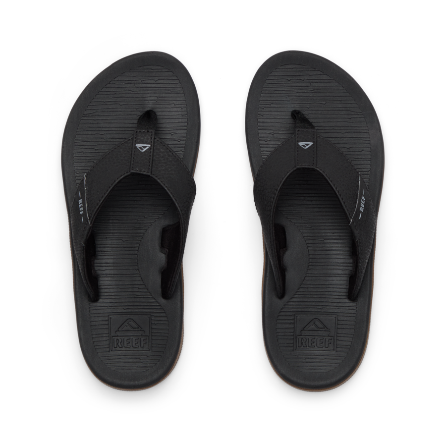 CJ6786_KIDS_SANTA_ANA_BLACK_T-900x900-c4cc11b.png