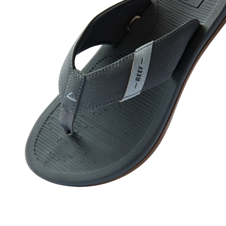CJ6787_KIDSSANTAANA_GREY_DTL1__SHADOW-900x900-c4cc11b.webp