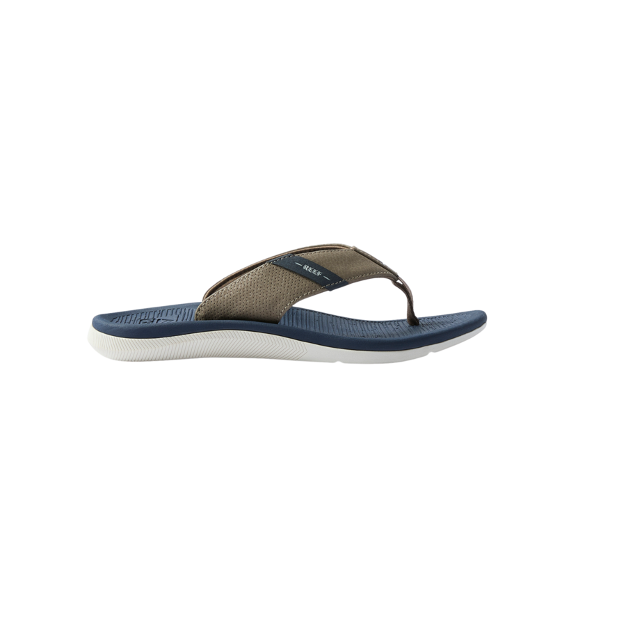 CJ6788_KIDSSANTAANA_NAVY_KHAKI_RS__SHADOW-900x900-c4cc11b.png