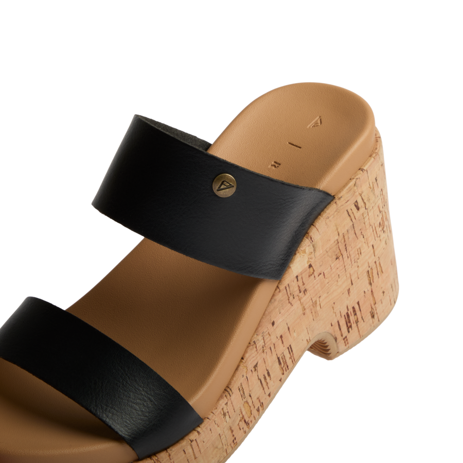 CJ6831_SUNSET_IBIZA_BLACK_TAN_DTL2_SHADOW-900x900-c4cc11b-1.png