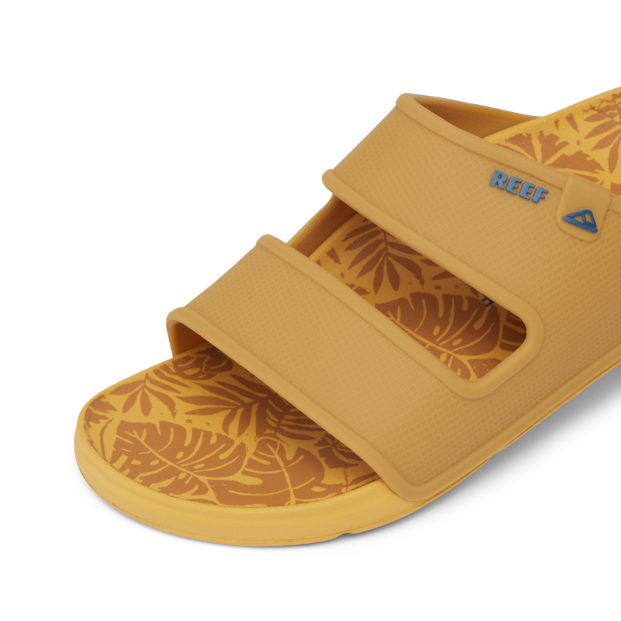 CJ7220_OASIS_DOUBLE_UP_GOLD_TROPICS_DTL1_SHADOW-900x900-c4cc11b_1.png