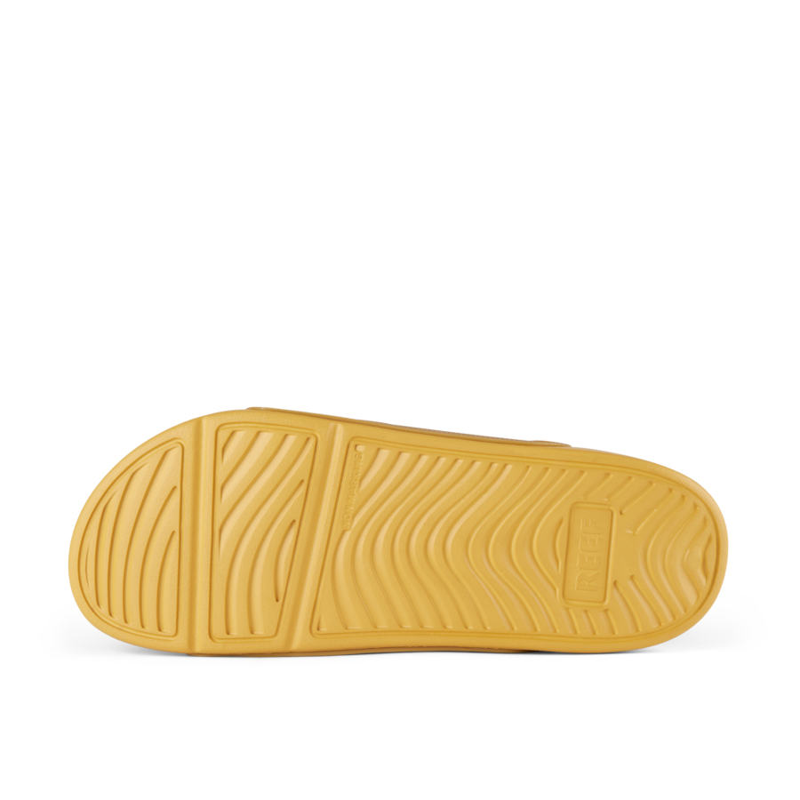 CJ7220_OASIS_DOUBLE_UP_GOLD_TROPICS_O_SHADOW-900x900-c4cc11b_1.png
