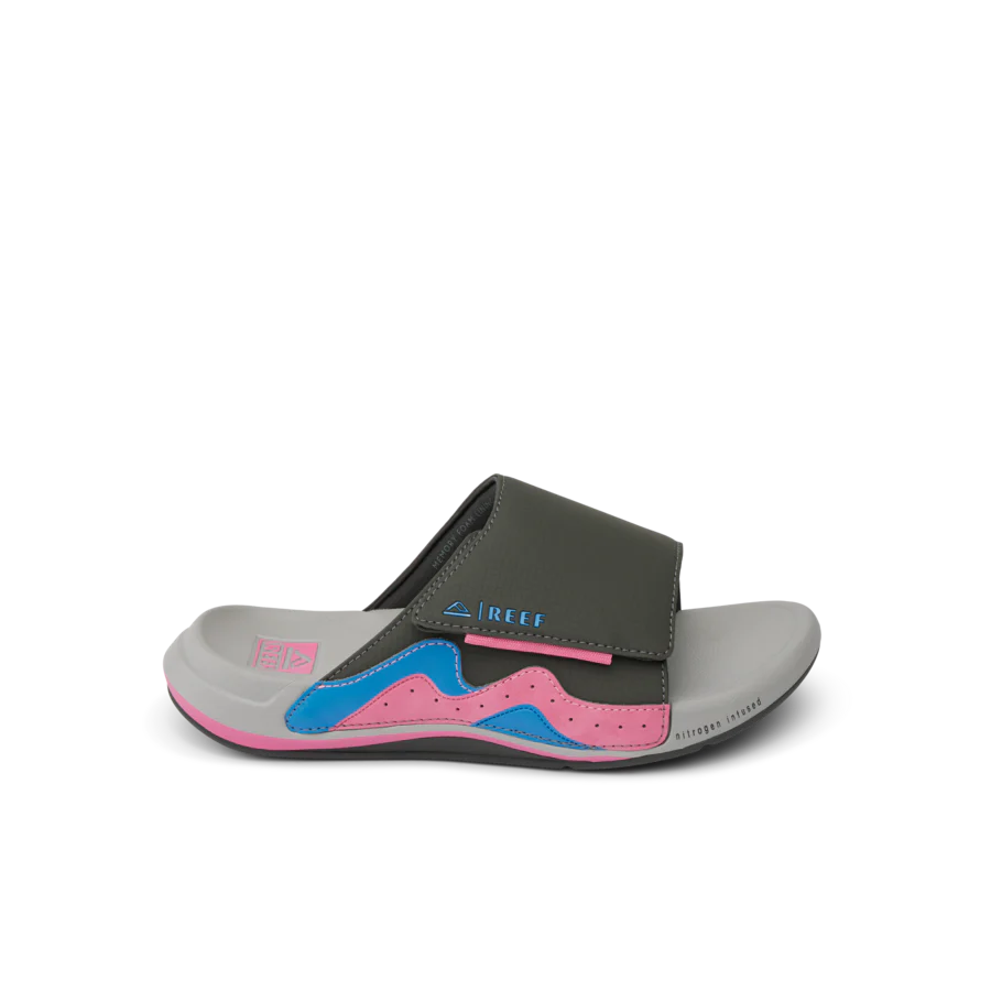 CJ7235_SWELLCRUISERSLIDE_BLACKPINK_RS-900x900-c4cc11b.webp