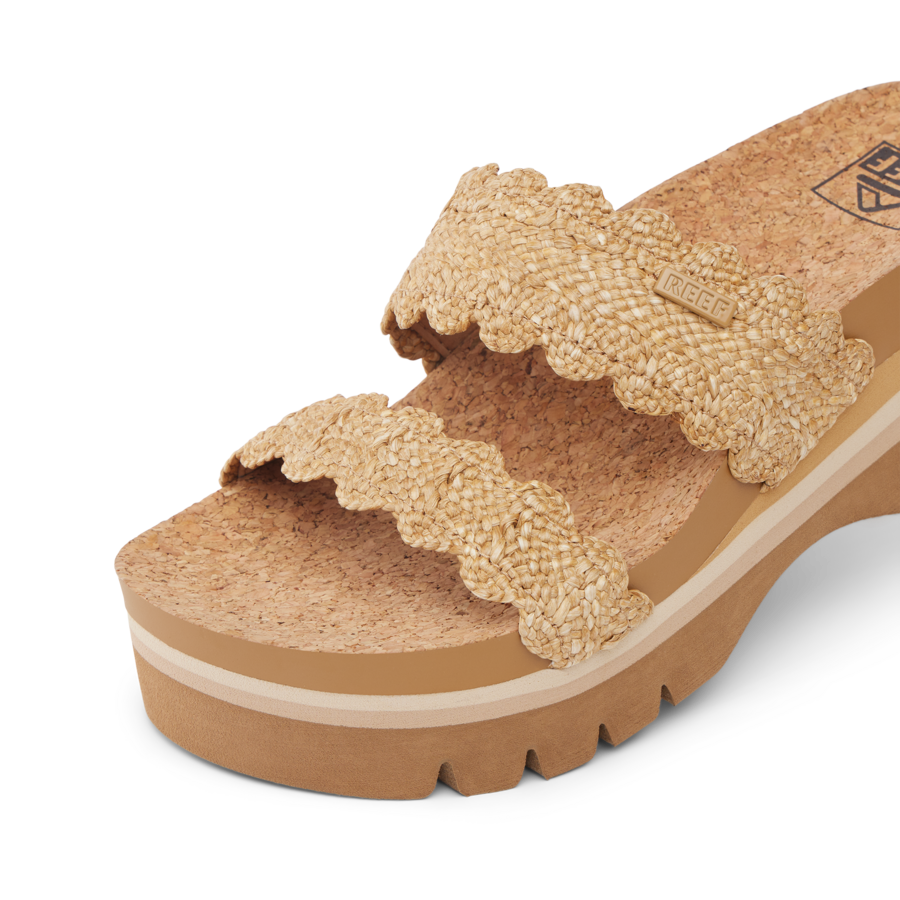 CJ7282_CUSHION_VISTA_HIGHER_SCALOP_TAN_DTL1-900x900-c4cc11b.png