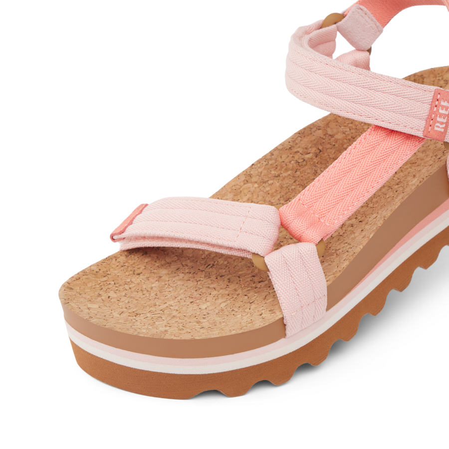 CJ7294_CUSHIONREMHI_CORALDUO_DTL1-900x900-c4cc11b.png