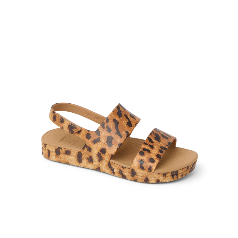 CJ7357_WATER_VISTA_LEOPARD_MAIN_SHADOW-900x900-c4cc11b.webp