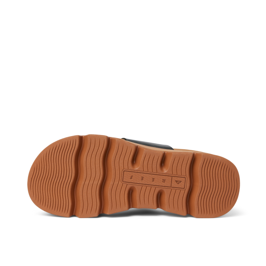 CJ7374_VISTA_LUXE_SIAA_BLACK_TAN_O-900x900-c4cc11b.png