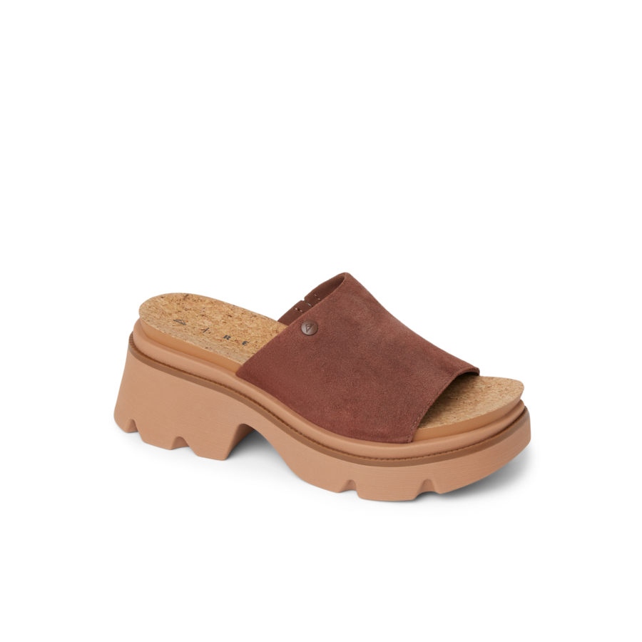 CJ7378_VISTA_LUXE_EVIE_BROWN_MAIN-900x900-c4cc11b-1.png