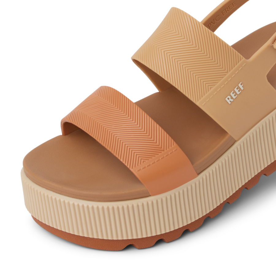 CJ7431_WATER_VISTA_HIGHER_BROWN_DUO_DTL1_SHADOW-900x900-c4cc11b.png