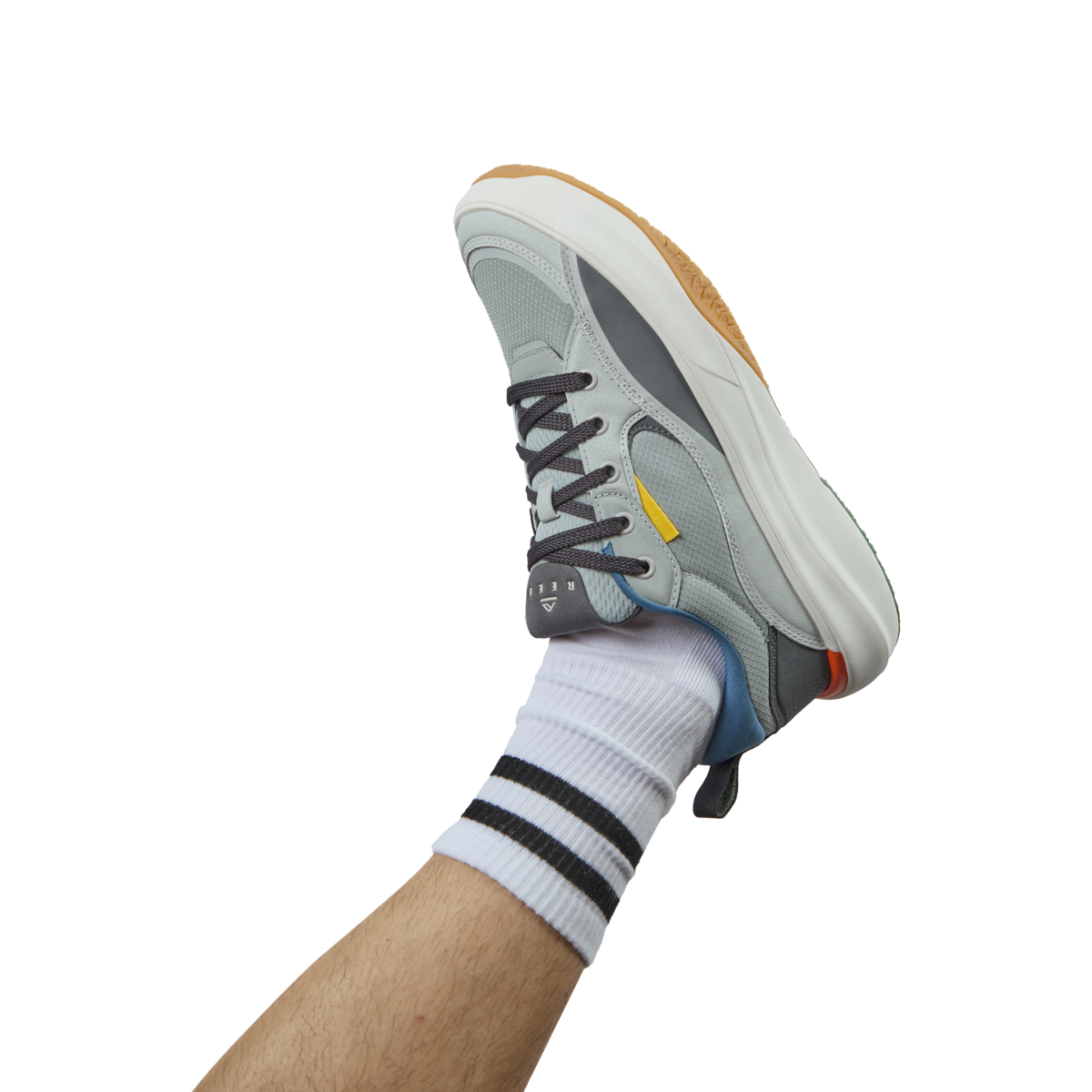 CJ7574_FANNING_GREY_BLUE_ORANGE_ONBODY_TOEUP_5-1200x1200-28e5ebb.png