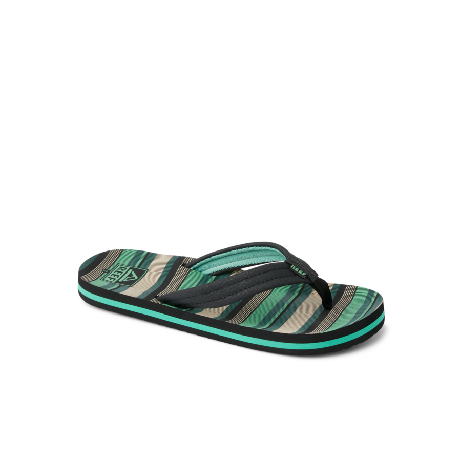 CJ7670_KIDS_AHI_BLANKET_STRIPE_MAIN_SHADOW-900x900-c4cc11b.png