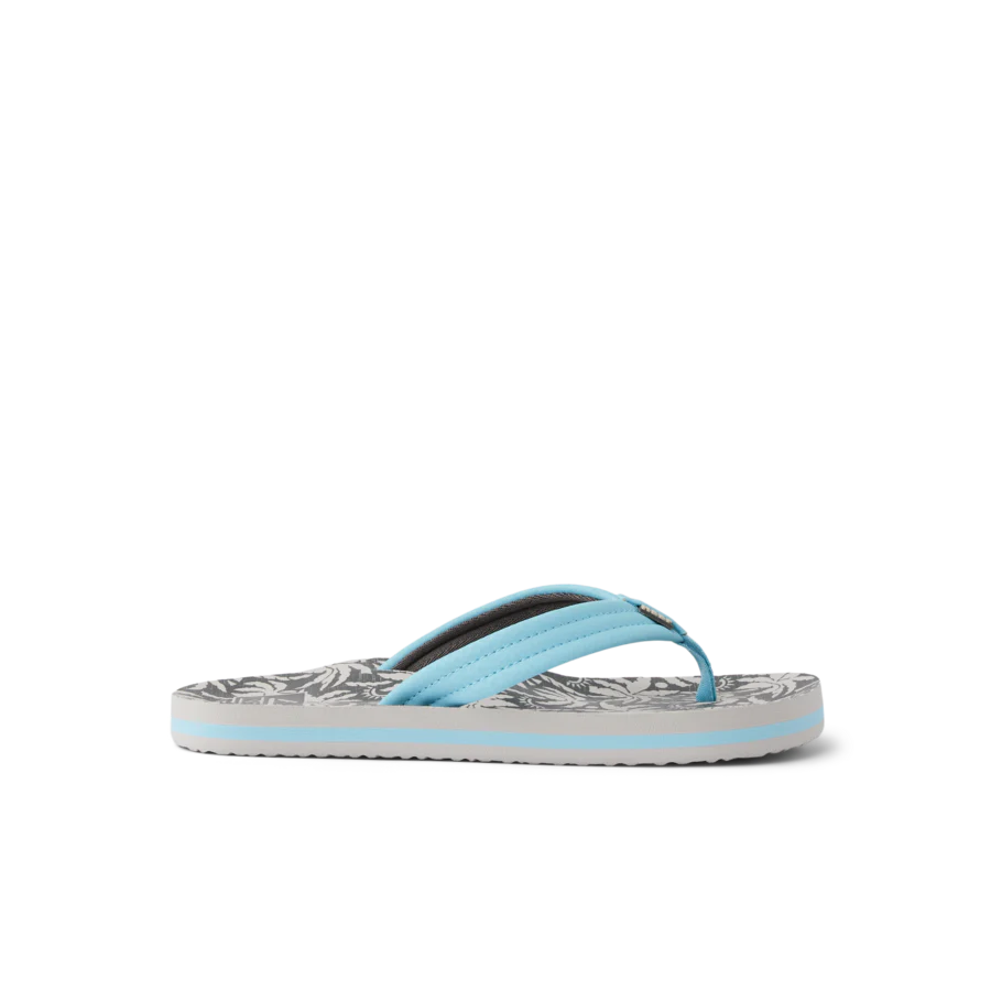 CJ7671_KIDS_AHI_LIGHT_BLUE_PALM_RS_SHADOW-900x900-c4cc11b.webp