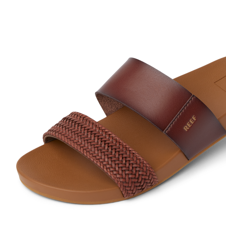 CJ8103_CUSHIONVISTA_ESPRESSOBRAID_DTL1_SHADOW-900x900-c4cc11b.png