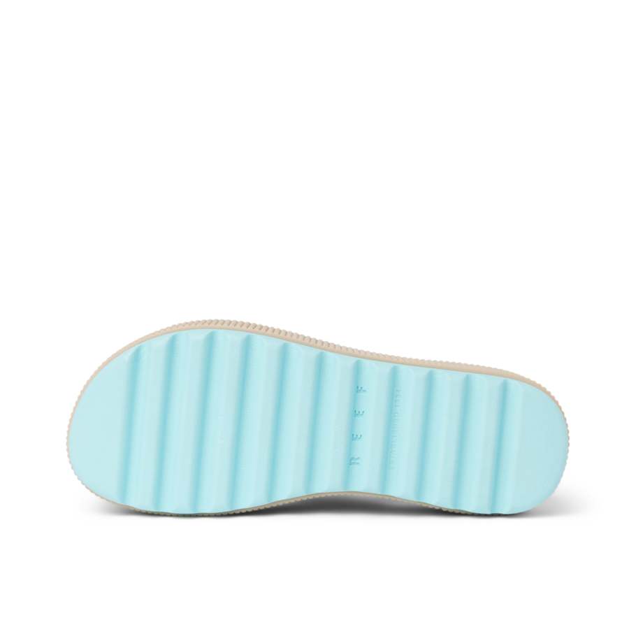 CJ8165_WATER_VISTA_HIGHER_AQUA_O-900x900-c4cc11b_1.png