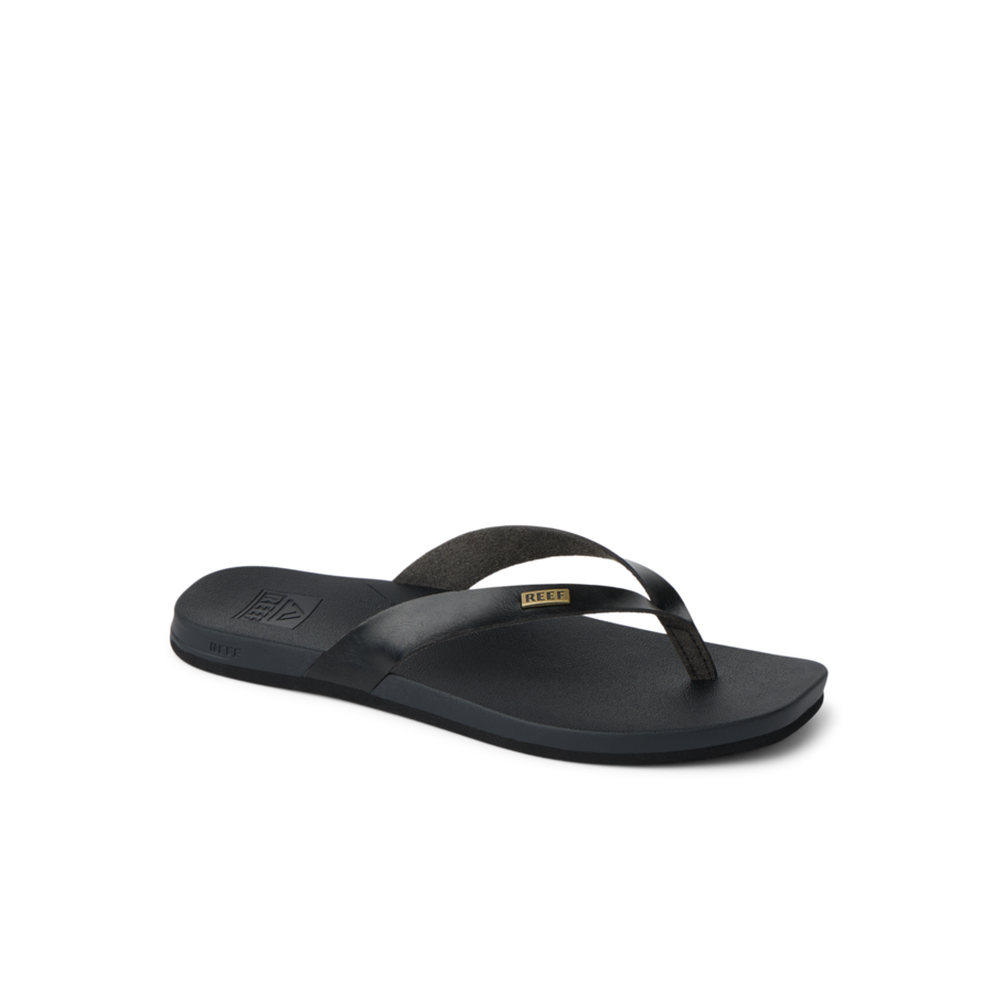 CJ8330_CUSHION_LUNE_BLACK_BLACK_MAIN_SHADOW-900x900-c4cc11b.png