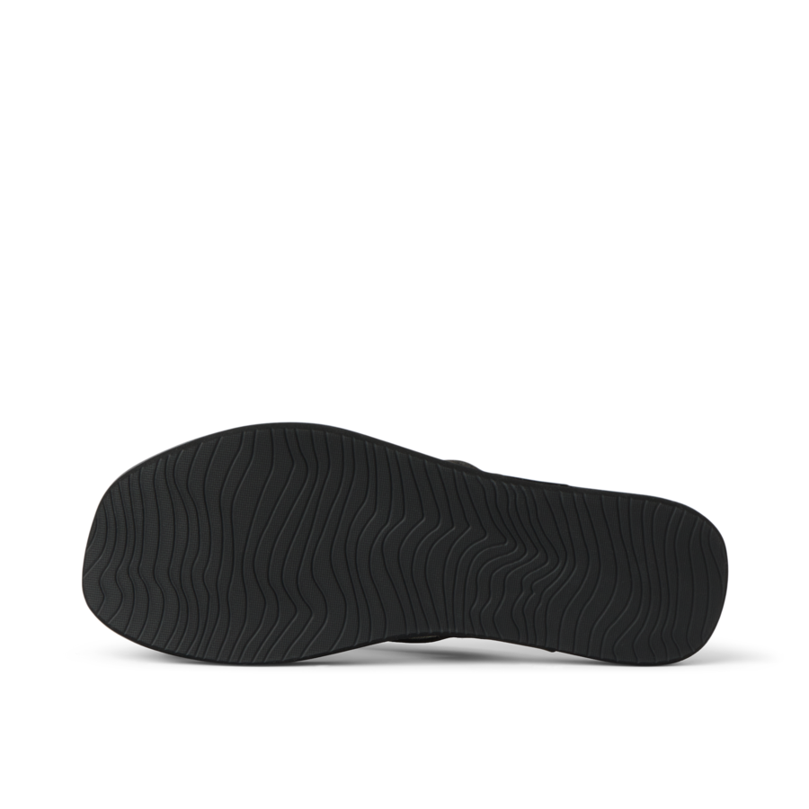 CJ8330_CUSHION_LUNE_BLACK_BLACK_O_SHADOW-900x900-c4cc11b.png