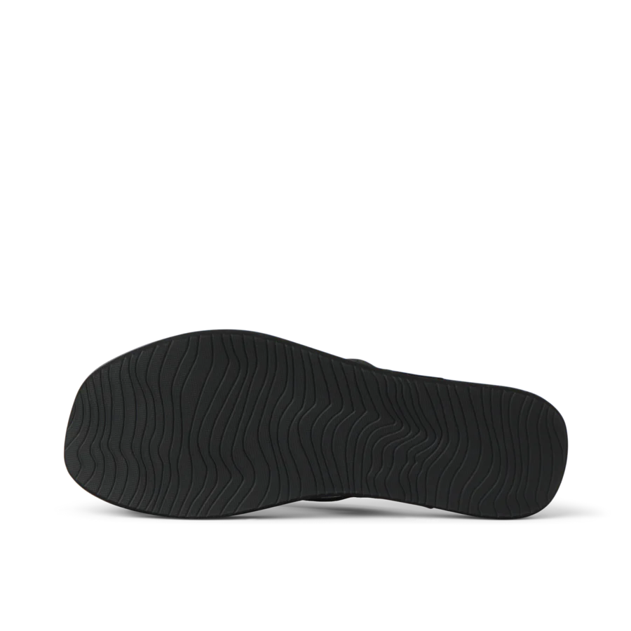 CJ8330_CUSHION_LUNE_BLACK_BLACK_O_SHADOW-900x900-c4cc11b.webp