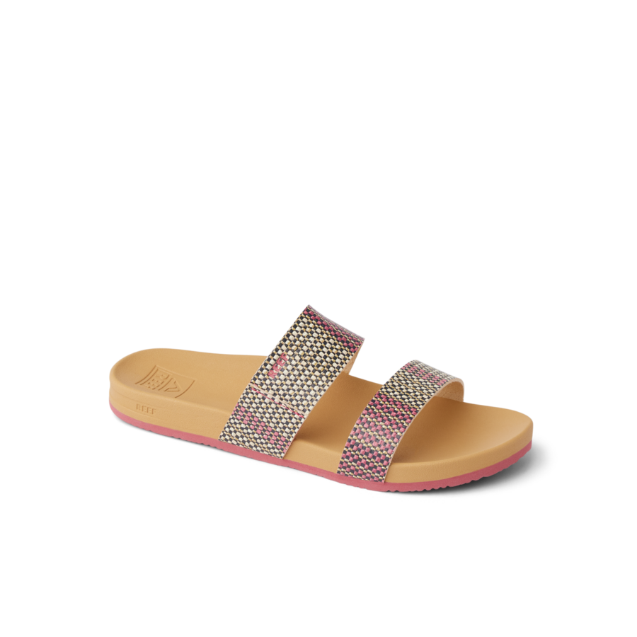 CJ8391_KIDS_CUSHION_VISTA_RAFFIA_PINK_MAIN_SHADOW-900x900-c4cc11b.png