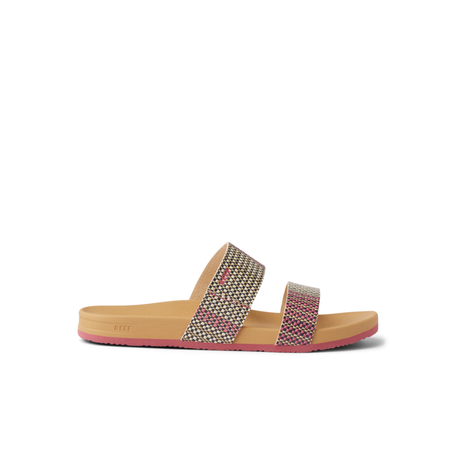CJ8391_KIDS_CUSHION_VISTA_RAFFIA_PINK_RS_SHADOW-900x900-c4cc11b.png