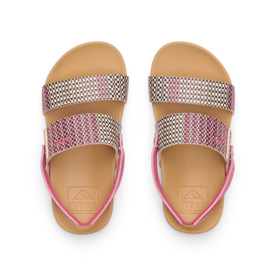 CJ8395_LITTLE_CUSHION_VISTA_RAFFIA_PINK_T_SHADOW-900x900-c4cc11b-1.png