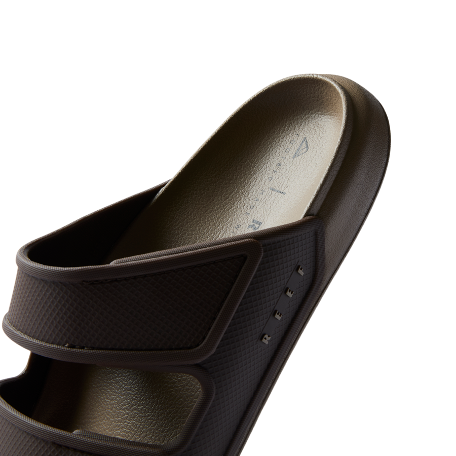 CJ8468_OASIS_ADAPT_BROWN_TAN_DTL2__SHADOW-900x900-c4cc11b.png