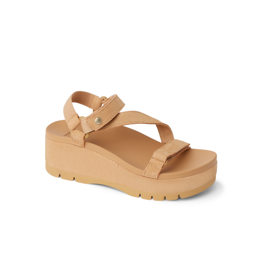 CJ8898_VISTA_LUNA_HIGHER_TAN_SUEDE_MAIN_SHADOW-900x900-c4cc11b_1.png