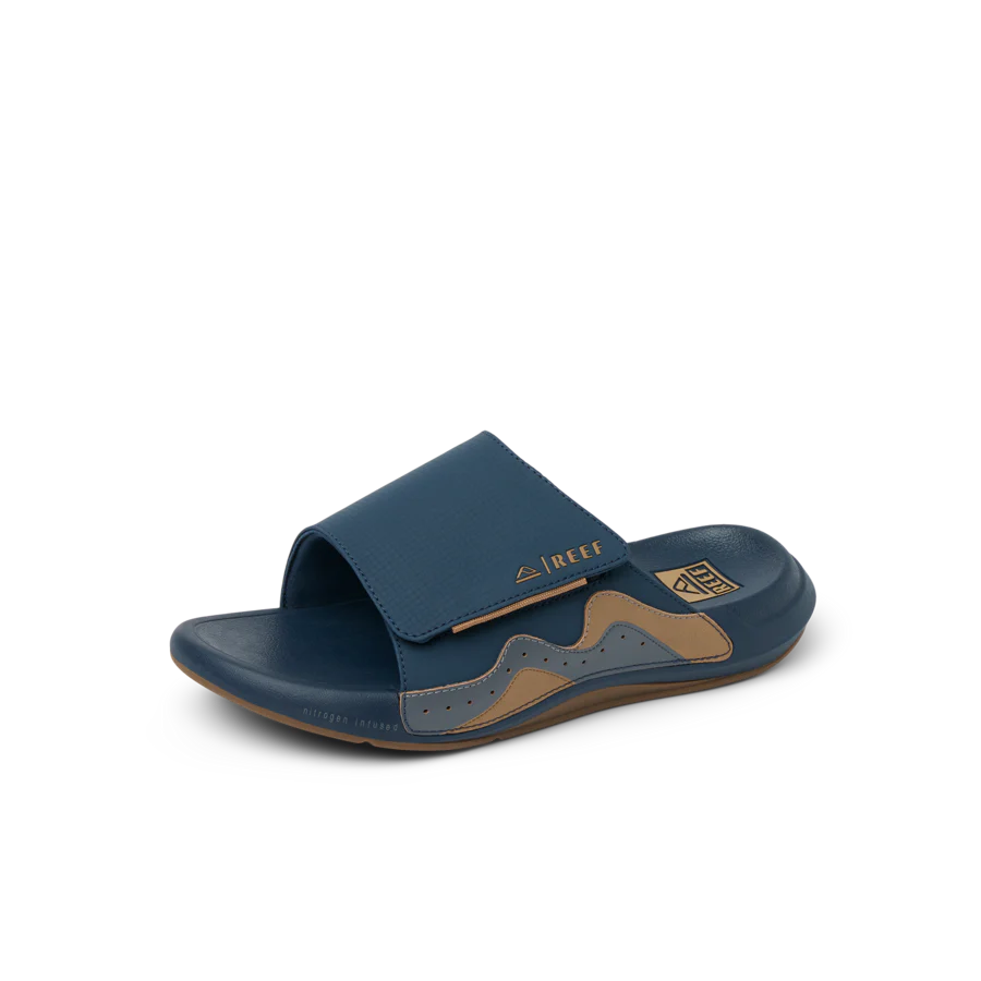 CJ8915_SWELL_CRUISERSLIDE_NAVY_GUM_GREY_LS_SHADOW-900x900-c4cc11b.webp