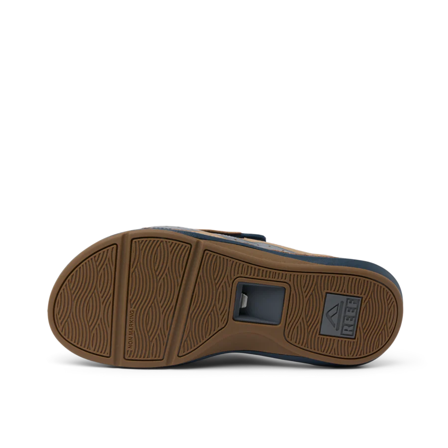 CJ8915_SWELL_CRUISERSLIDE_NAVY_GUM_GREY_O_SHADOW-900x900-c4cc11b.webp