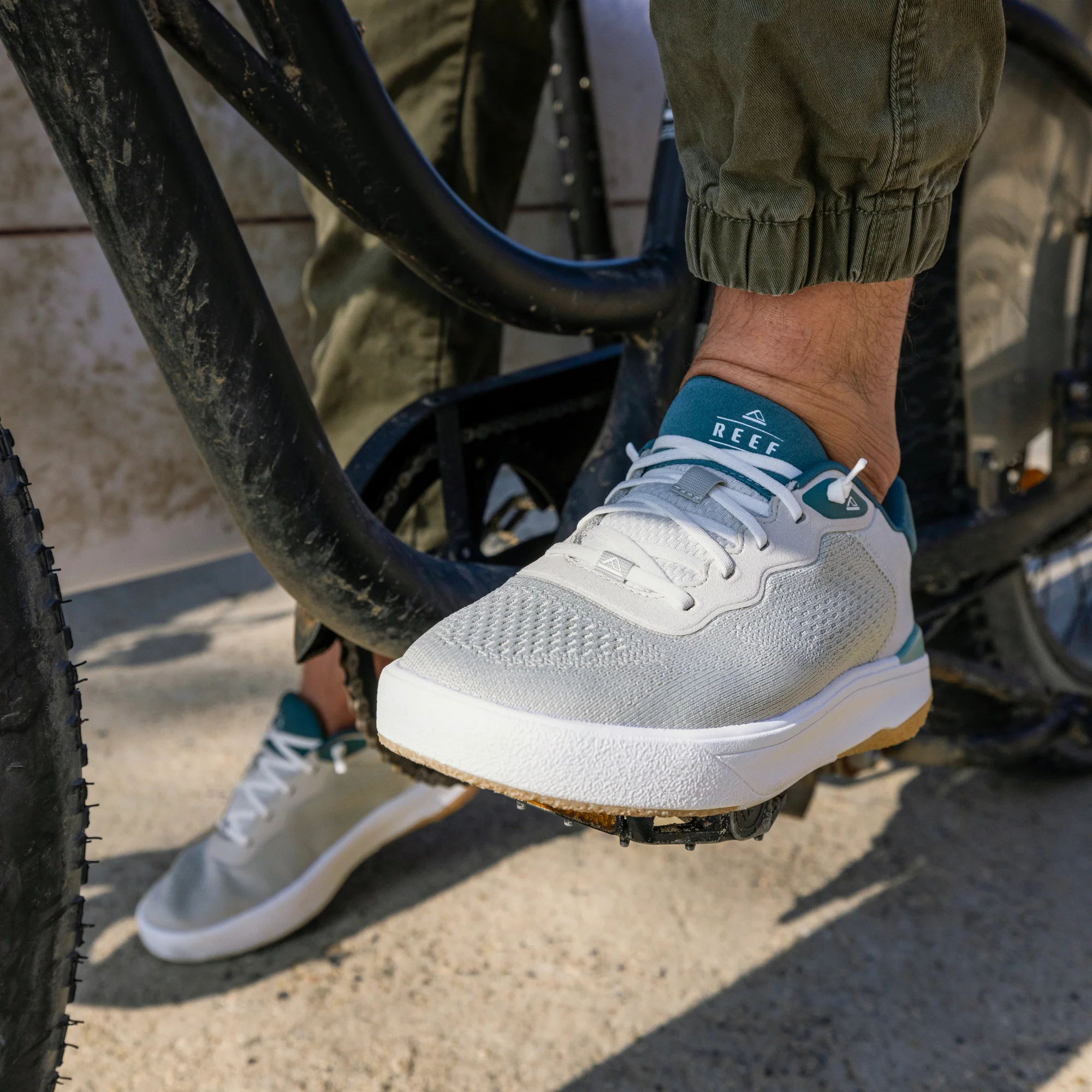 CK0747_SHORELINE_DEL_MAR_GREY_BLUE_GUM_-_1602-2999x2000-a23b106_1.webp