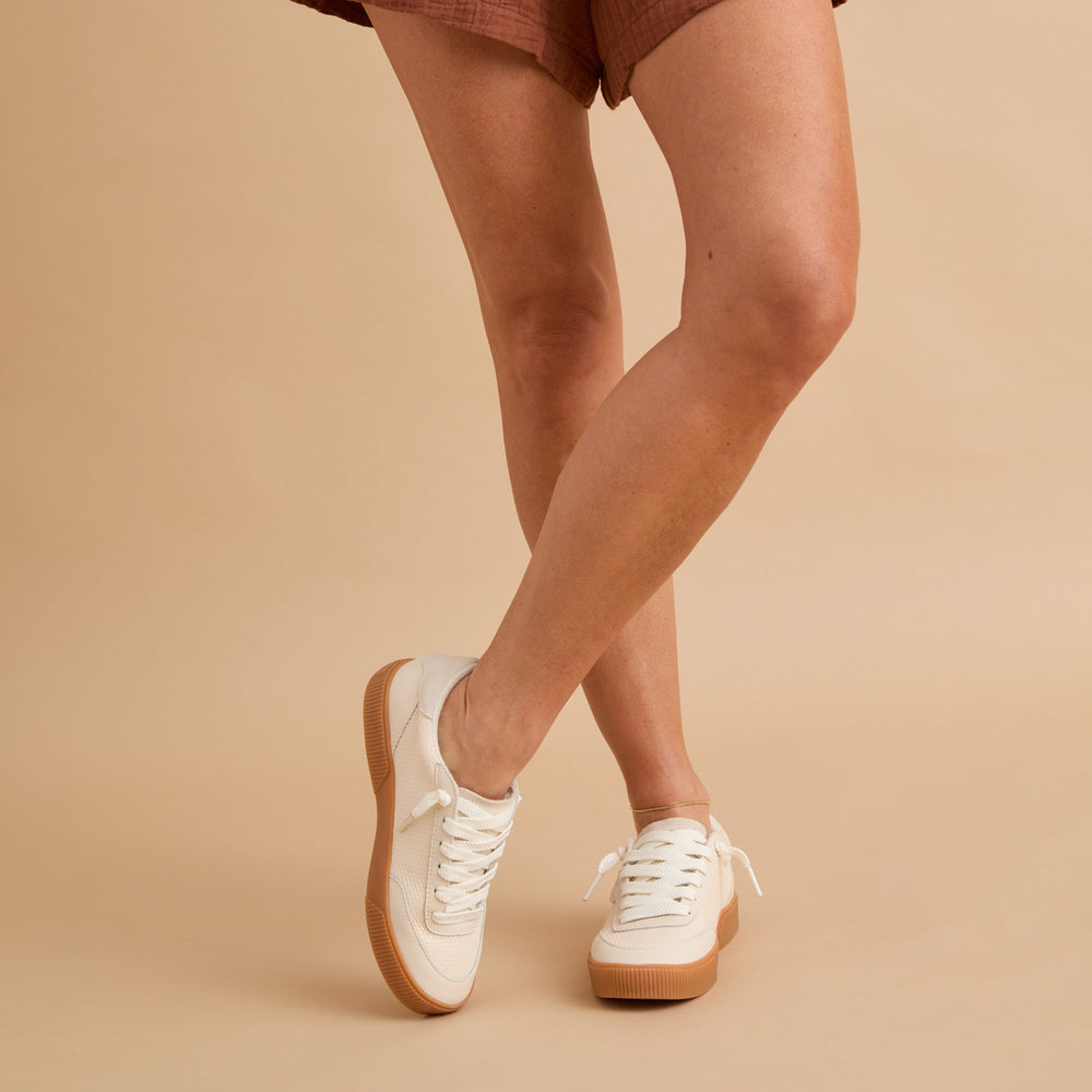 Lay_Day_Seas_Vintage_White_CJ7582_22-1200x1800-44ce3b0_1_1-1.jpg