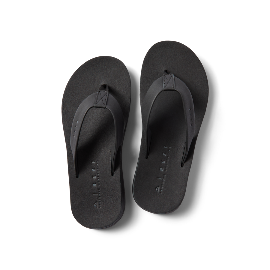 OJAI_CLASSIC_BLACK_CJ8317_3073-900x900-c4cc11b.png