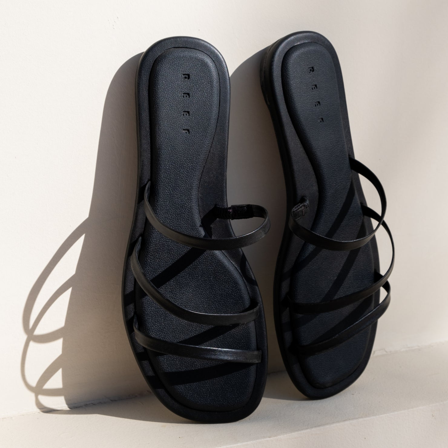 PDP-Ava-Black-PDPALT-2.jpg