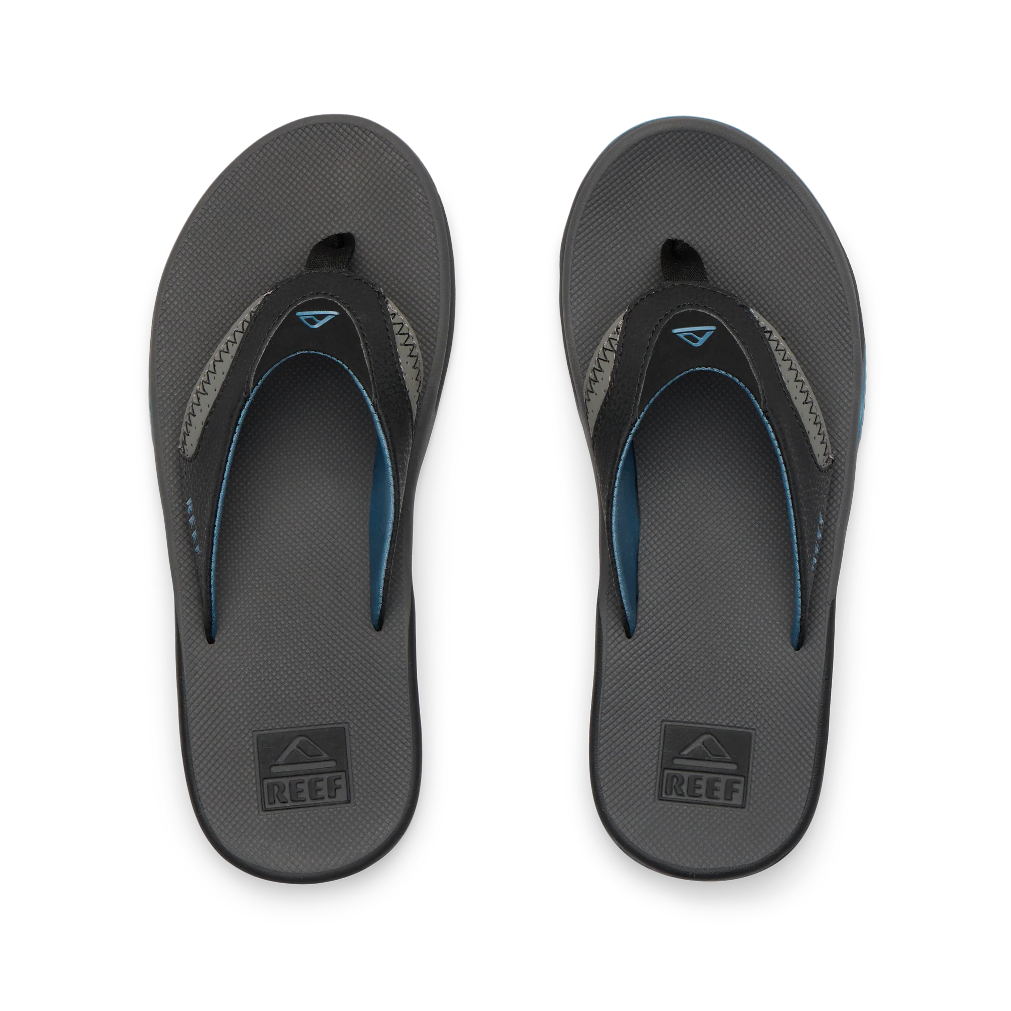 RF002026GLB_FANNING_GREY_LIGHT_BLUE_T_SHADOW.webp