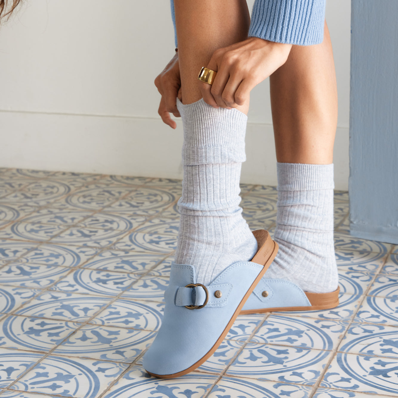 Reef_FAHO24_Vista_Serenity_Dusty_Blue_Suede_CJ7069_106-1334x2000-4c3f3fd_1.jpg