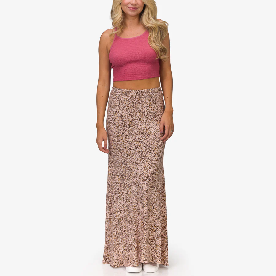 SandySkirtCameoRoseAnimal3FWWK1024CAMRS4557-Edit-Edit.webp