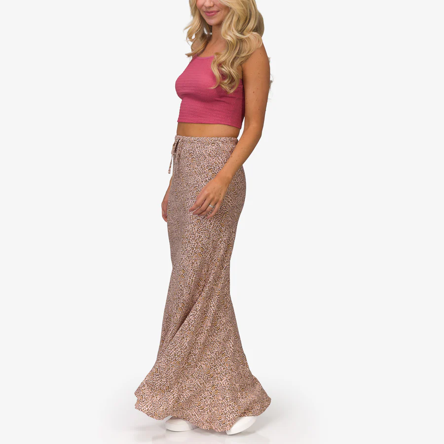SandySkirtCameoRoseAnimal3FWWK1024CAMRS4560-Edit-Edit.webp