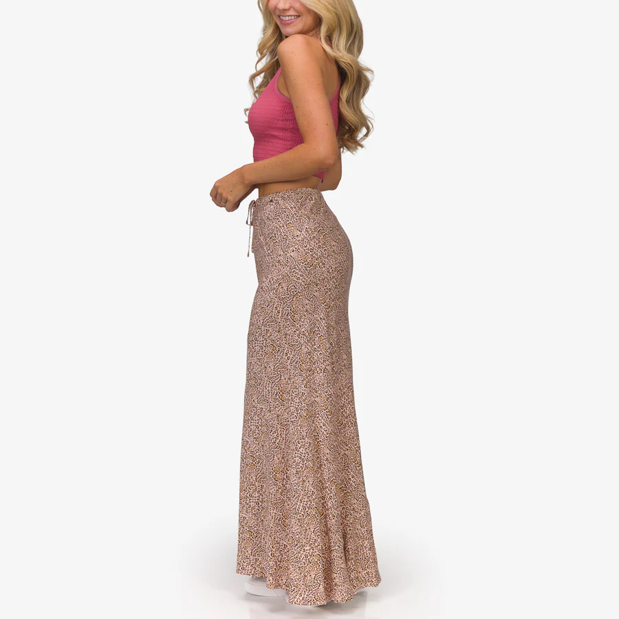 SandySkirtCameoRoseAnimal3FWWK1024CAMRS4570-Edit-Edit.webp